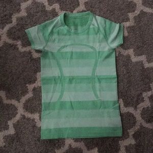 Lululemon T-shirt
